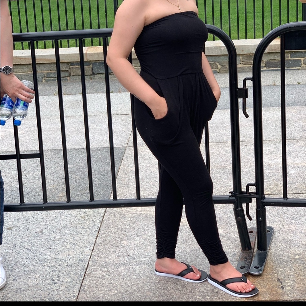 Sleeveless jumpsuit
